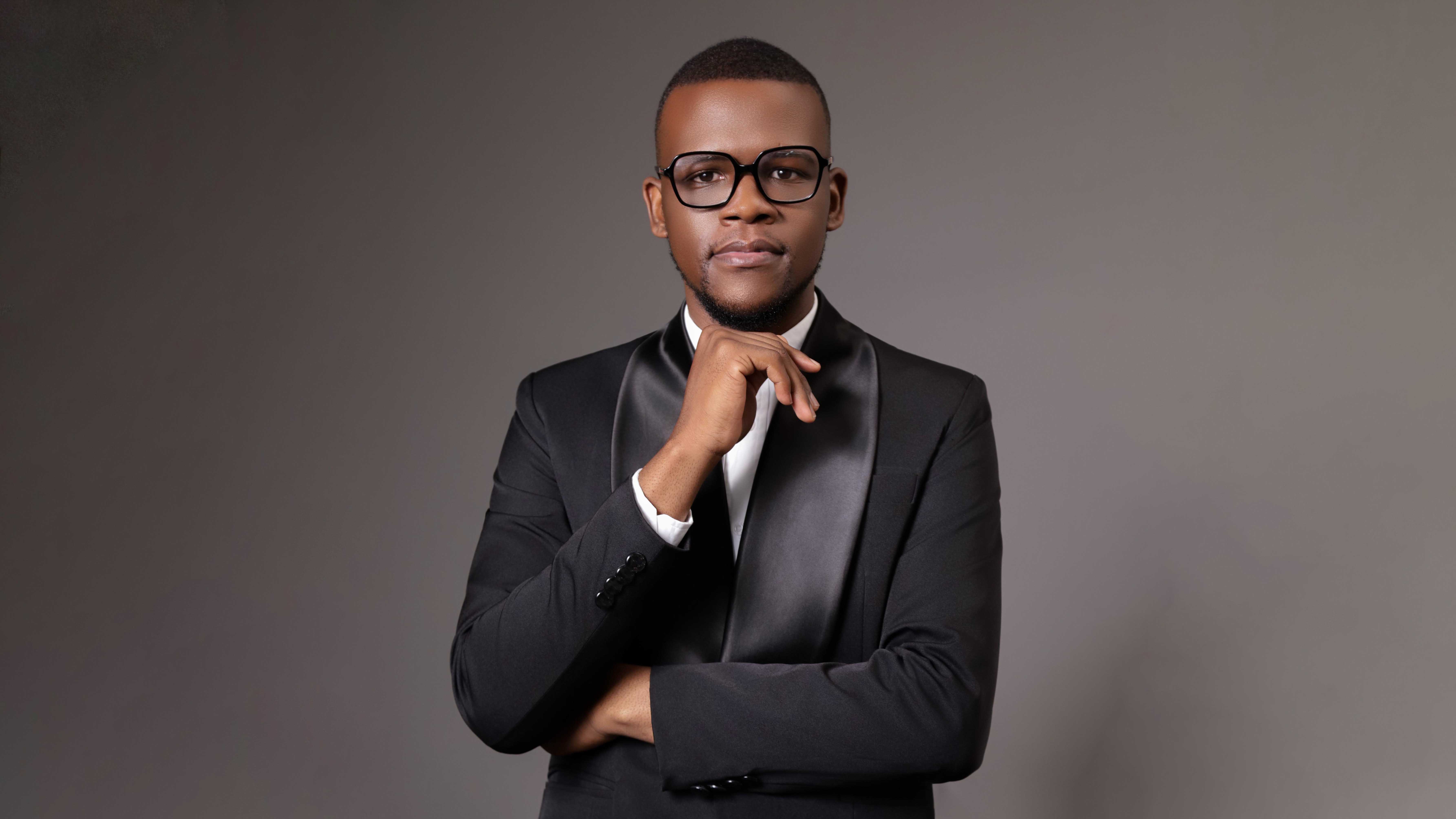 Pioneering local gospel internationally!